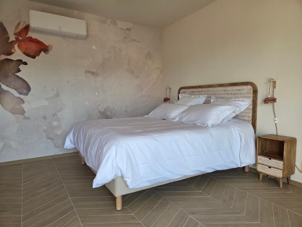 Les Champs Gallone - Suite Cosy - Maison d'hôtes en Provence avec jacuzzi privatif à la Roque d'Anthéron