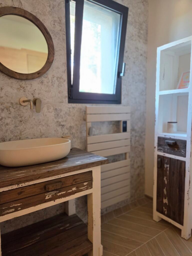 Les Champs Gallone - Suite Cosy - Maison d'hôtes en Provence avec jacuzzi privatif à la Roque d'Anthéron