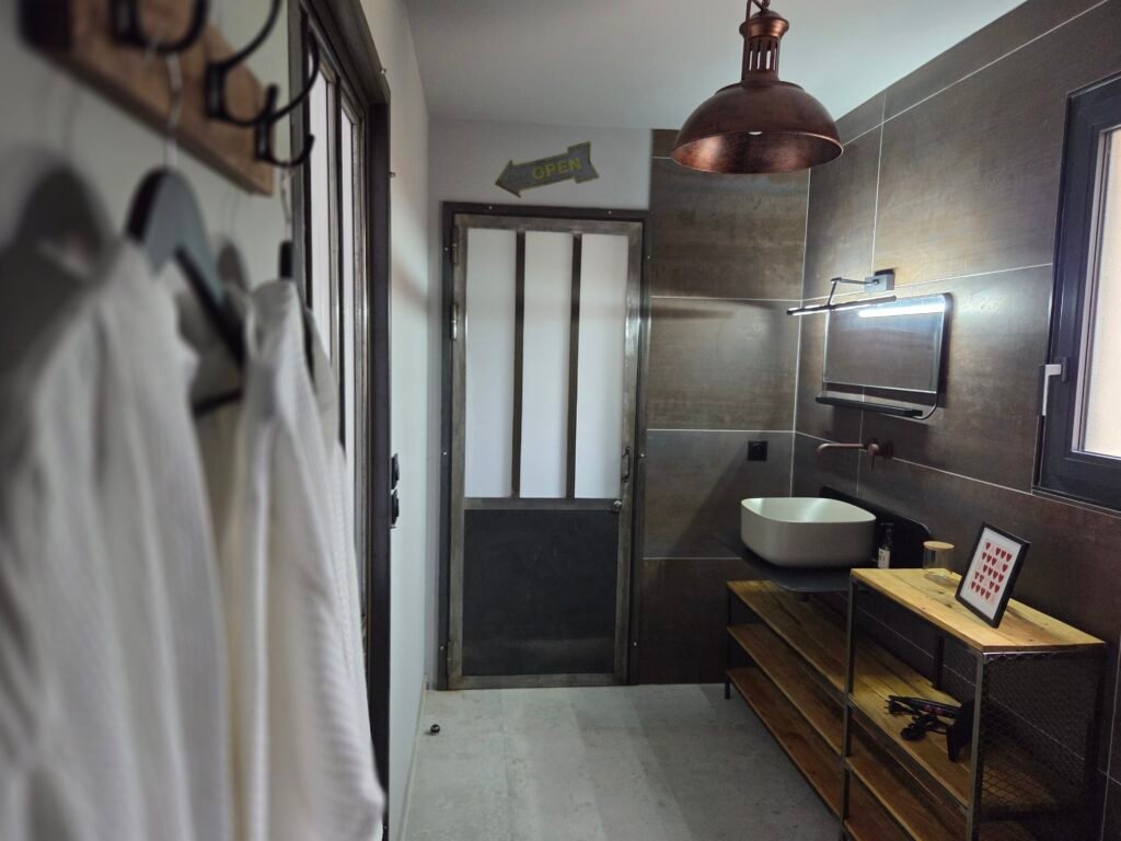 Les Champs Gallone - Suite Indus - Maison d'hôtes en Provence avec jacuzzi privatif à la Roque d'Anthéron