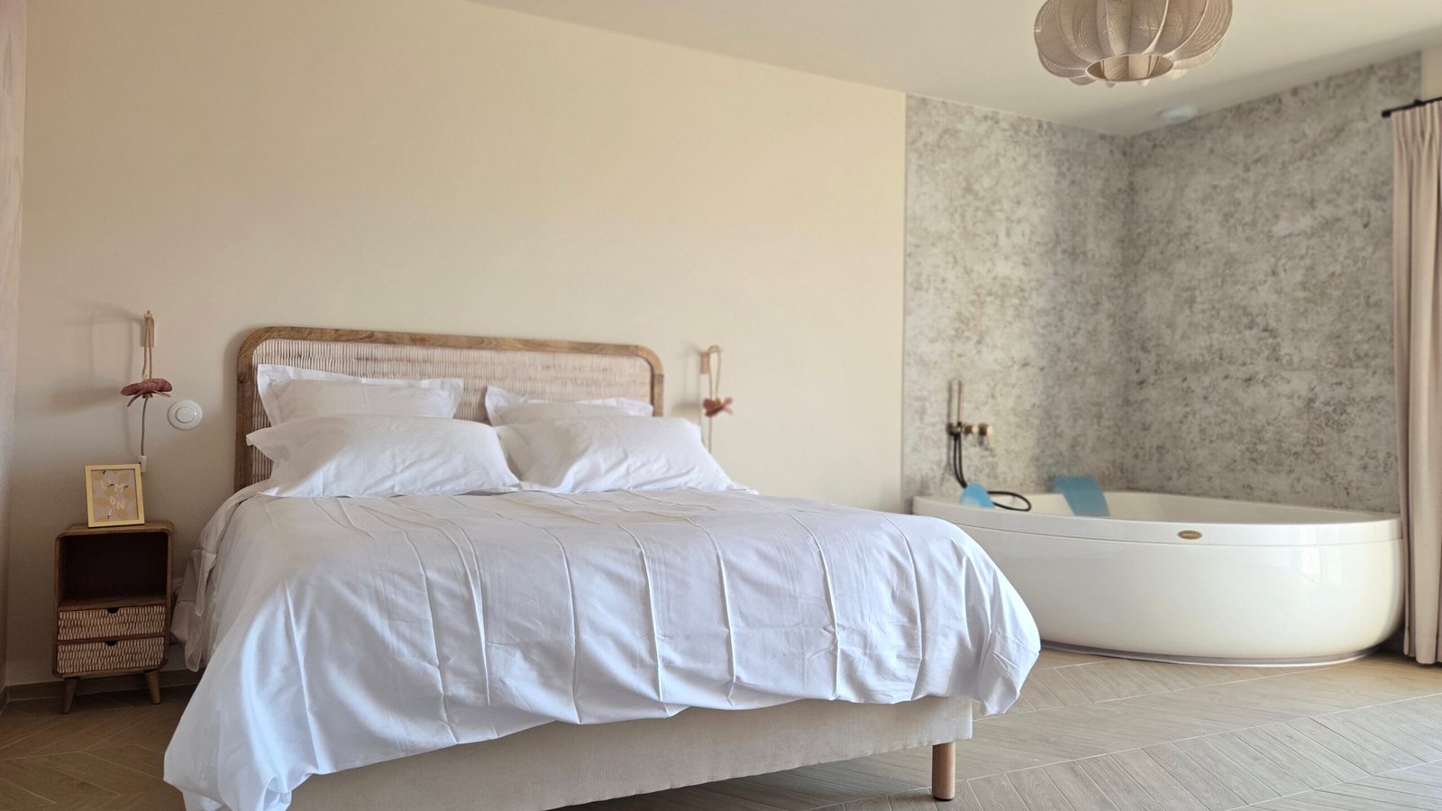 Les Champs Gallone - Suite Cosy - Maison d'hôtes en Provence avec jacuzzi privatif à la Roque d'Anthéron